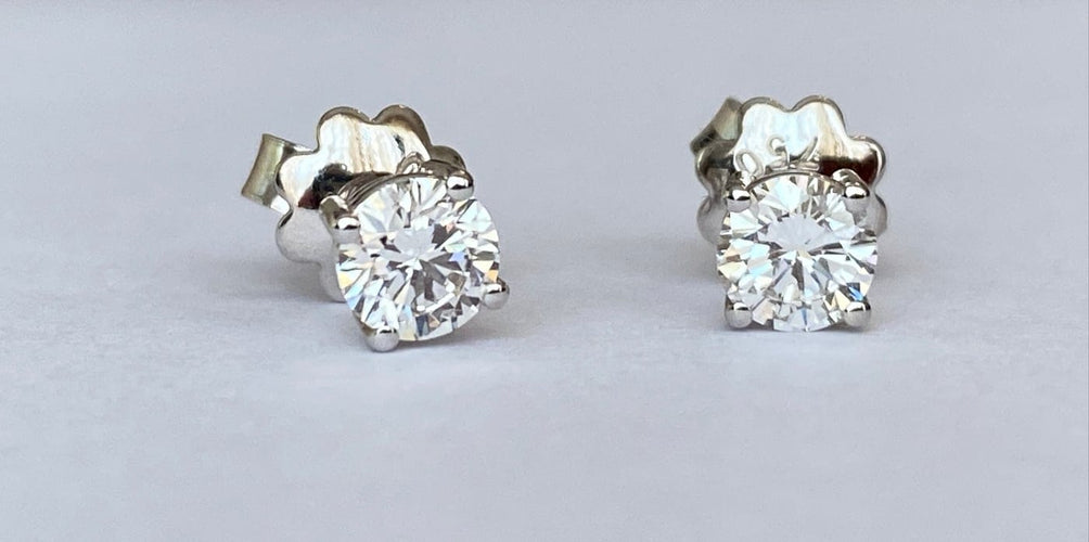 Boucles d'oreilles Boucles d’oreilles solitaires en or blanc 18 ct avec diamants 58 Facettes earrings