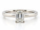 Bague 54 Bague solitaire en or blanc 18 carats, diamant taille émeraude 0,70 ct 58 Facettes 90637