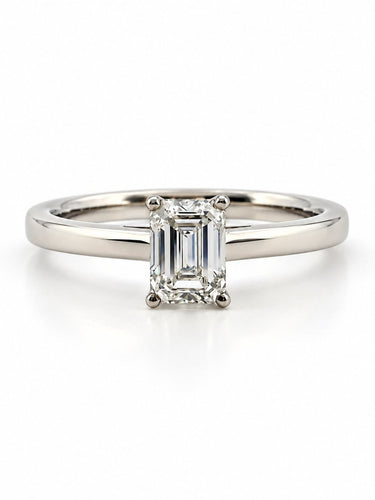 Bague 54 Bague solitaire en or blanc 18 carats, diamant taille émeraude 0,70 ct 58 Facettes 90637