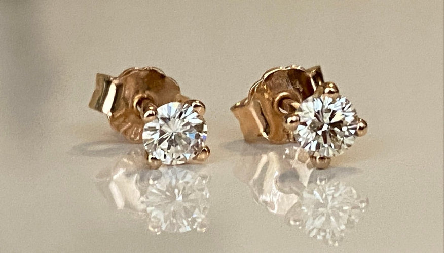 Boucles d'oreilles Boucles d’oreilles - Puces solitaires en or rose 18 carats avec diamants (0,39 ct) 58 Facettes earrings
