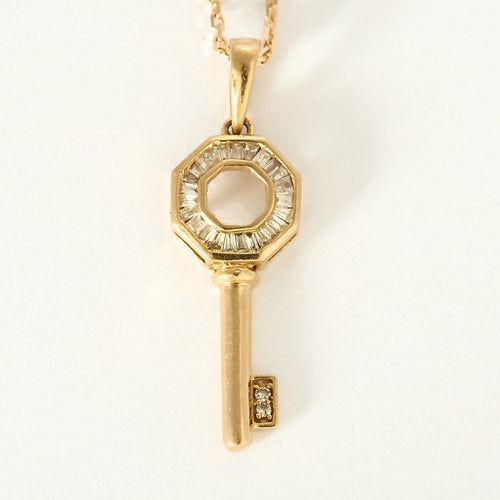 Collier Collier clé en or rose 18k avec diamants baguette 58 Facettes ColliercléR
