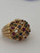 Bague 52 Bague dôme en or jaune 18k, rubis, saphirs, émeraudes et diamants 58 Facettes LOT 7906