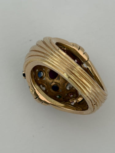Bague 52 Bague dôme en or jaune 18k, rubis, saphirs, émeraudes et diamants 58 Facettes LOT 7906