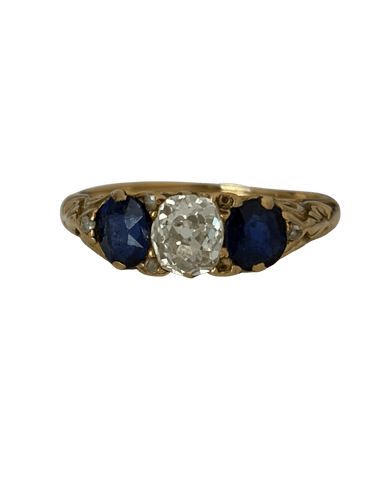 Bague 52 Bague en or jaune 18k, diamant coussin taille ancienne et saphirs 58 Facettes LOT 7895