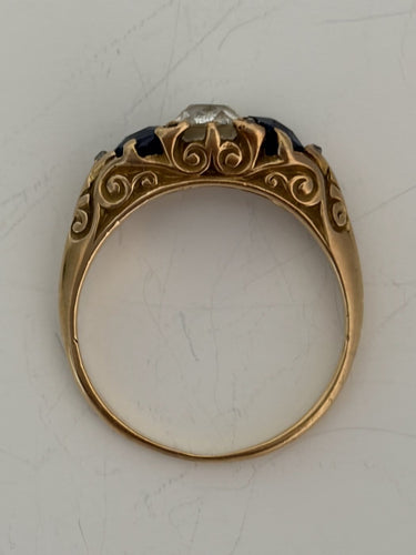 Bague 52 Bague en or jaune 18k, diamant coussin taille ancienne et saphirs 58 Facettes LOT 7895