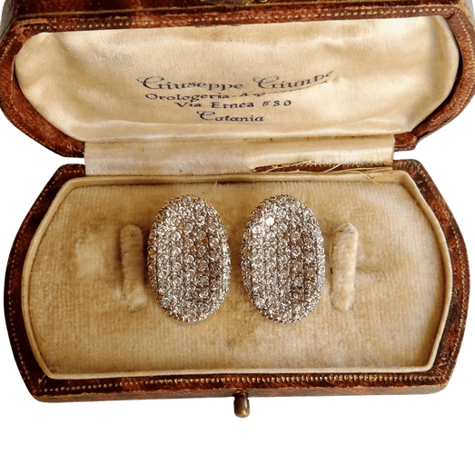 Boucles d’oreilles en or blanc 18 carats pavées de diamants 58 Facettes 1329 B OC