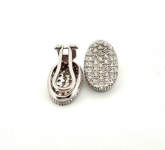 Boucles d’oreilles en or blanc 18 carats pavées de diamants 58 Facettes 1329 B OC
