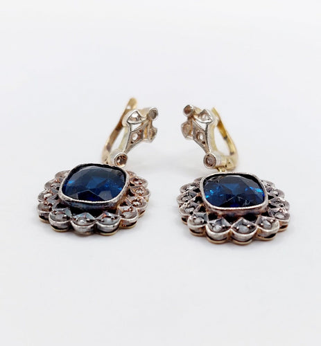 Boucles d'oreilles Dormeuses marguerite anciennes - Boucles d’oreilles en or 18k et argent 58 Facettes A07940