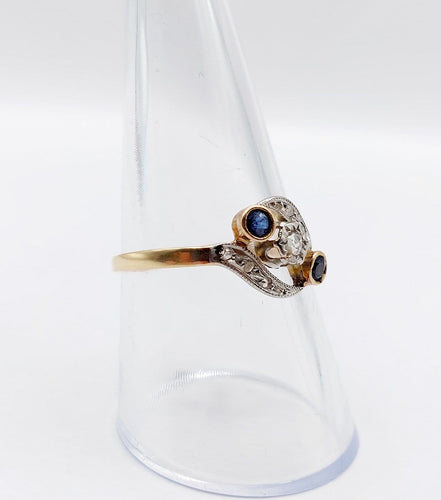 Bague ancienne en or 18k, diamants taille rose et pâtes de verre bleues 58 Facettes A07990