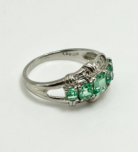Bague 55 House of R&D - Bague sculpturale en platine 900, émeraudes colombiennes 1,20 ct et diamants 58 Facettes Anello Smeraldi Colombia