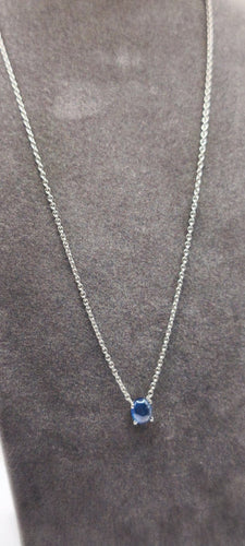 Collier Collier en or blanc 18 carats 750/1000 avec saphir cabochon bleu de Ceylan 58 Facettes 1CA0000002