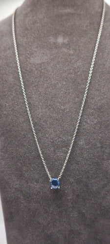 Collier Collier en or blanc 18 carats 750/1000 avec saphir cabochon bleu de Ceylan 58 Facettes 1CA0000002