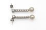 Boucles d'oreilles Boucles d’oreilles pendantes en or blanc 14 carats, diamants et perles 58 Facettes PP10
