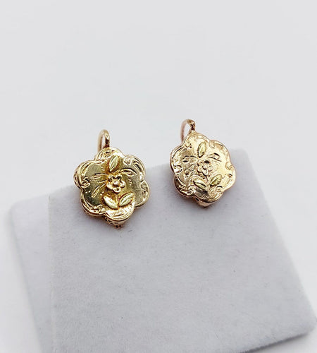 Boucles d'oreilles Boucles d’oreilles dormeuses en or rose 18k, décor floral, vers 1900 58 Facettes A07960