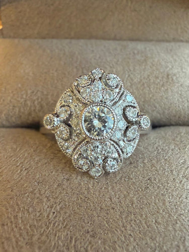 Bague 54 Bague Pompadour en or blanc 18 carats avec diamants 58 Facettes BM295