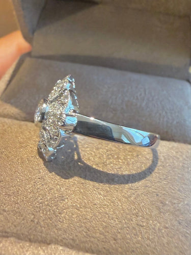 Bague 54 Bague Pompadour en or blanc 18 carats avec diamants 58 Facettes BM295