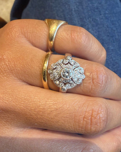 Bague 54 Bague Pompadour en or blanc 18 carats avec diamants 58 Facettes BM295