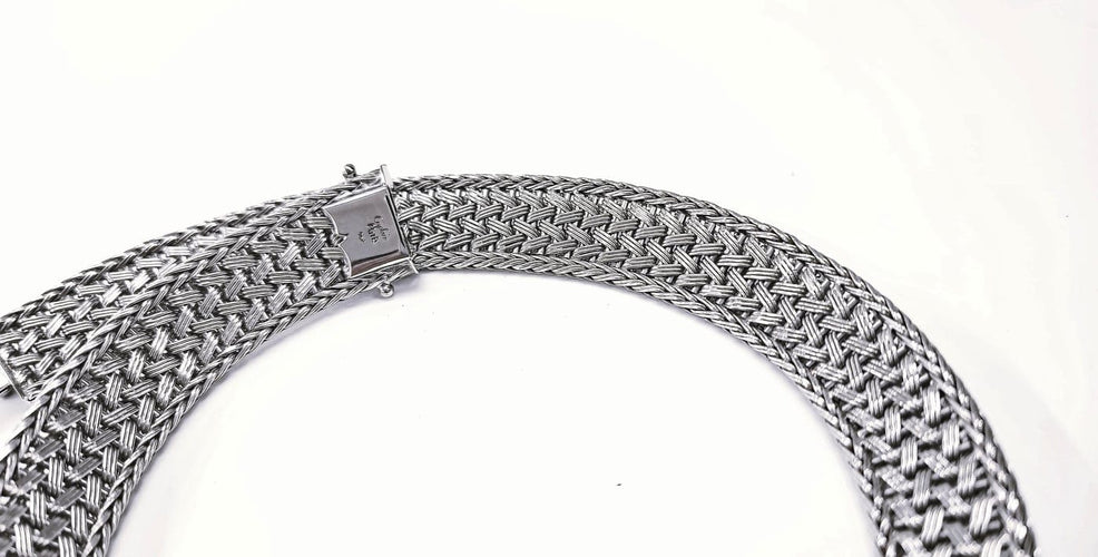 Collier CAPLAIN PARIS - Collier semi-rigide en or blanc 18k 58 Facettes Coll.2555