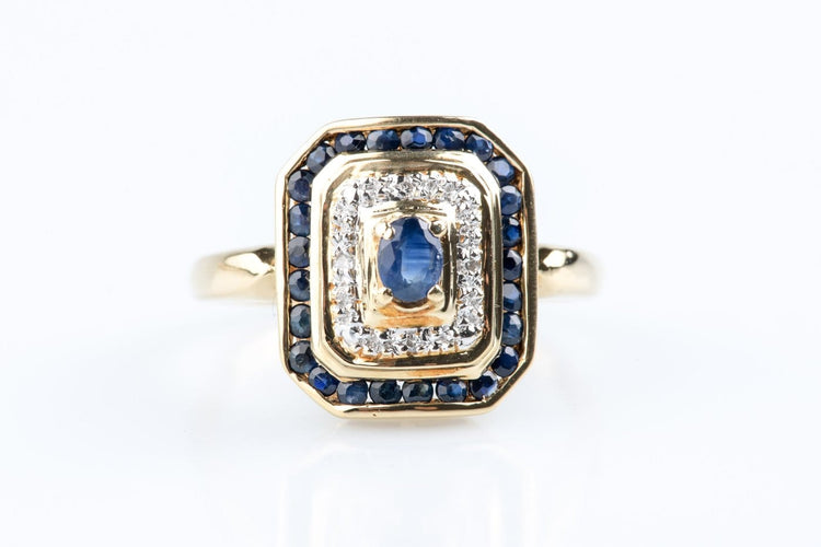 Bague 56 Bague en or jaune 18 carats, 29 saphirs bleus et 8 diamants, 4,20 g 58 Facettes BG-SAPHORJ-107
