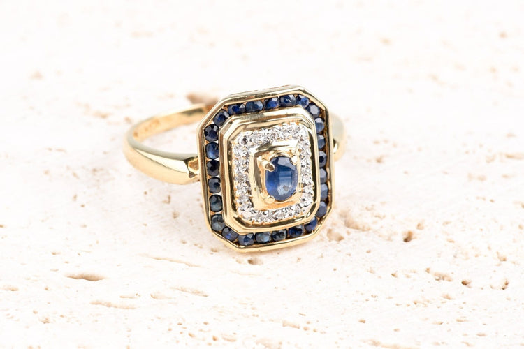 Bague 56 Bague en or jaune 18 carats, 29 saphirs bleus et 8 diamants, 4,20 g 58 Facettes BG-SAPHORJ-107