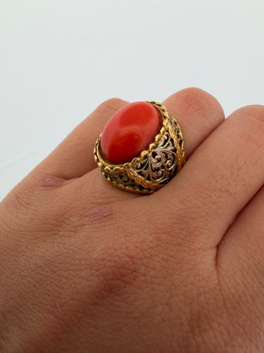 Bague 50 Bague en or jaune et blanc 18k, corail ovale et corps travaillé 58 Facettes 632/26 C SHD