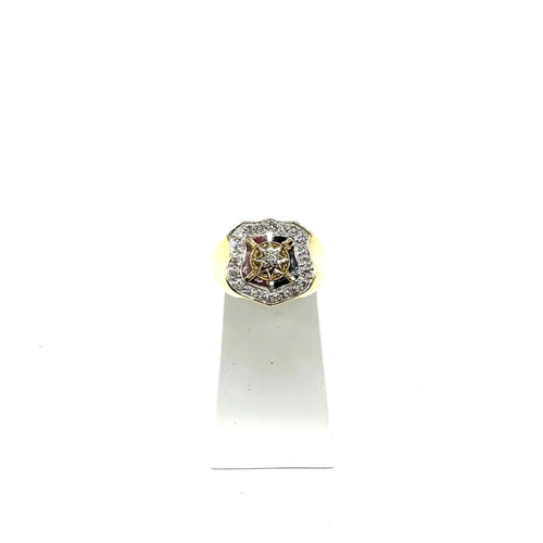 Bague Chevalière blason en or jaune, émail et diamants 58 Facettes Z15B51773