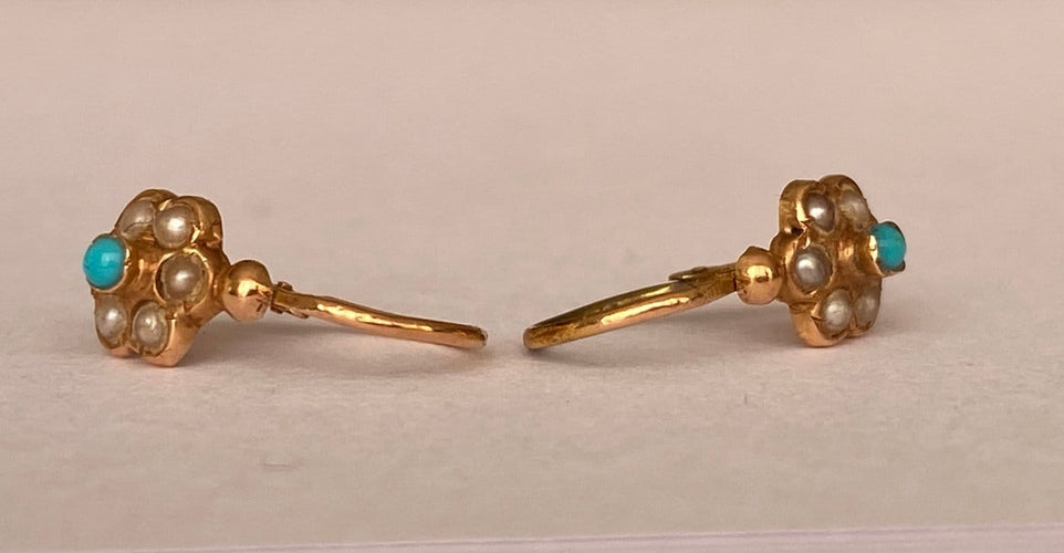 Boucles d'oreilles Boucles d’oreilles dormeuses anciennes en or jaune 18k, turquoise, perles et boîte d’origine 58 Facettes earrings