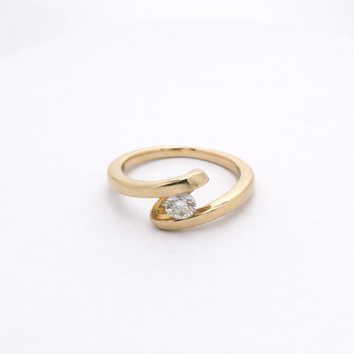 Bague 47 Bague en or jaune 18 carats et diamant 58 Facettes 26373