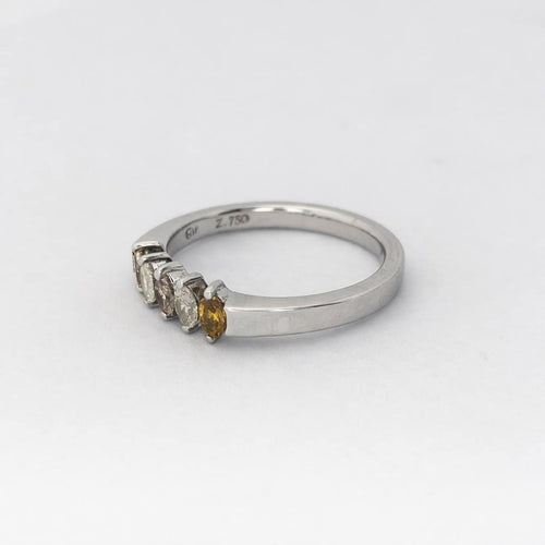 Bague 52 Bague en or blanc 18 carats et diamants taille marquise 58 Facettes 27781