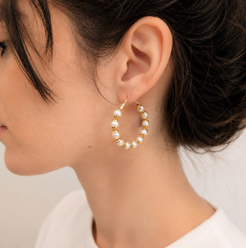 Boucles d'oreilles Boucles d'oreilles créoles en or jaune 18 carats et perles 58 Facettes 27556