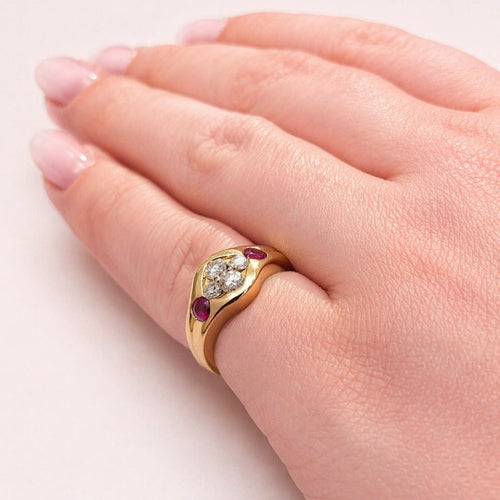 Bague 50 Bague en or jaune 18 carats, diamants et rubis 58 Facettes 29011