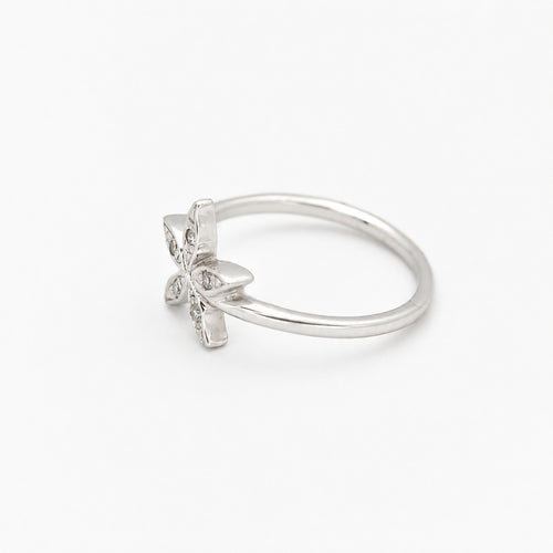 Bague 48 Bague fleur en or blanc et diamants 58 Facettes 30091