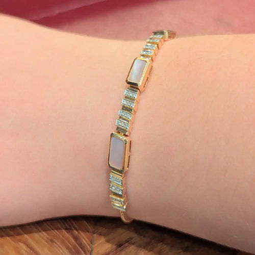 Bracelet Bracelet en or rose, diamants et nacre 58 Facettes 30456