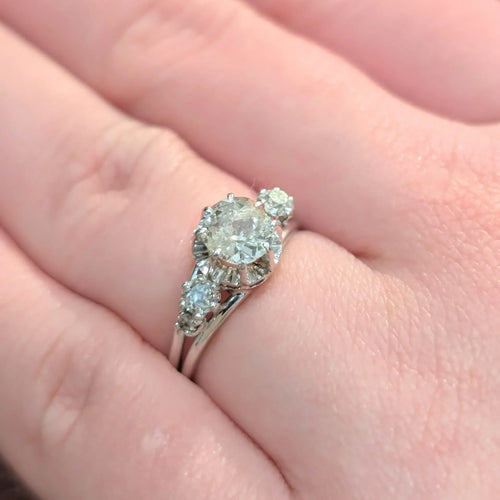 Bague 54 Bague trilogie en or blanc et diamants taille ancienne 58 Facettes 31885