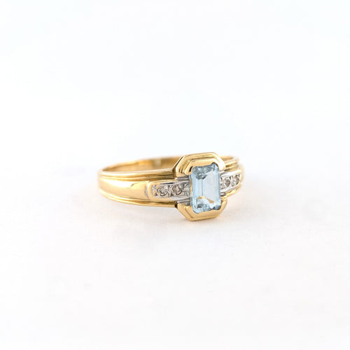 Bague 57 Bague en or jaune avec aigue-marine et diamants 58 Facettes 32640
