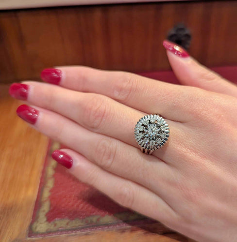 Bague 55 Bague marguerite en or blanc et diamants 58 Facettes 32932