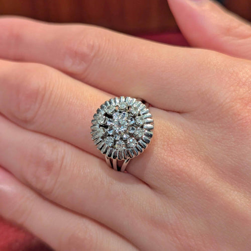 Bague 55 Bague marguerite en or blanc et diamants 58 Facettes 32932
