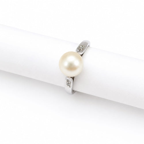 Bague 51 Bague en or blanc, perle de culture et diamants 58 Facettes 32599