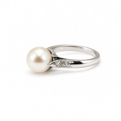 Bague 51 Bague en or blanc, perle de culture et diamants 58 Facettes 32599