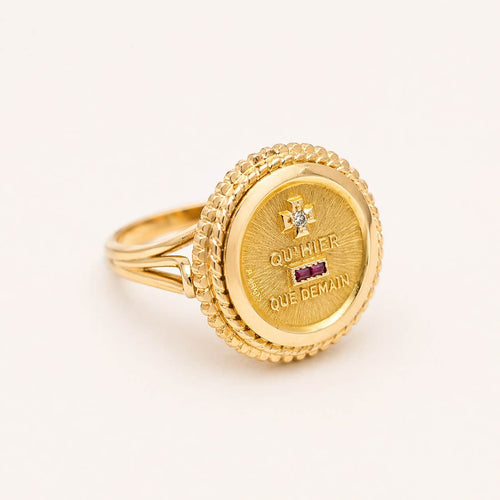 Bague 52 Augis - Bague chevalière en or jaune 18 carats, diamant et rubis 58 Facettes 33094