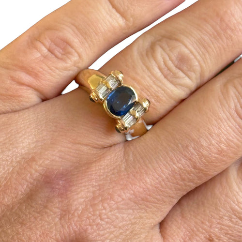 Bague saphir et diamants baguettes en or jaune 18 carats