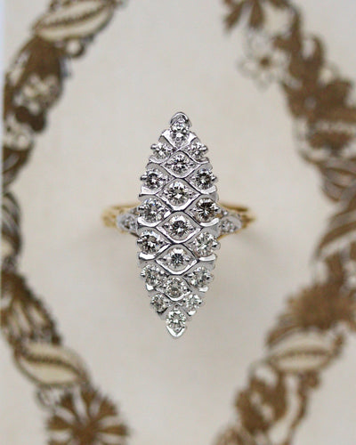 Bague 59 Bague marquise navette en or jaune 750 et diamants 58 Facettes A11943
