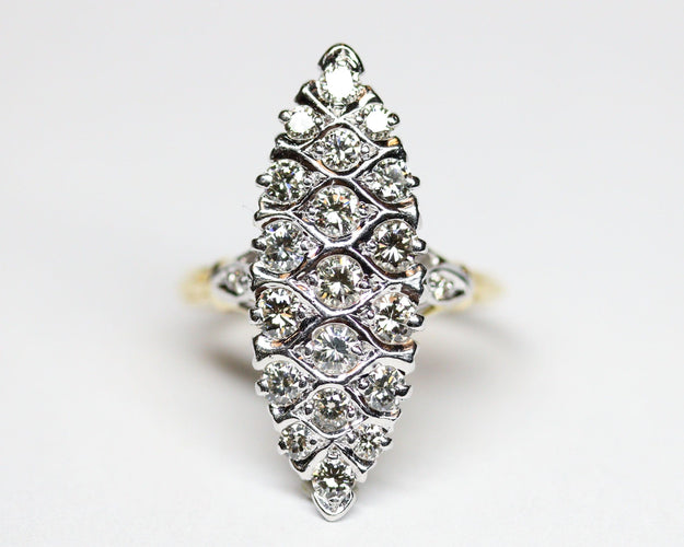Bague 59 Bague marquise navette en or jaune 750 et diamants 58 Facettes A11943