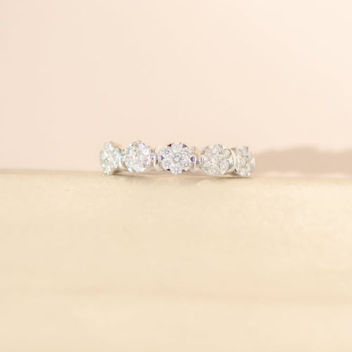 Bague 54 Bague à diamants motif floral en or blanc 14 carats, taille 54 58 Facettes