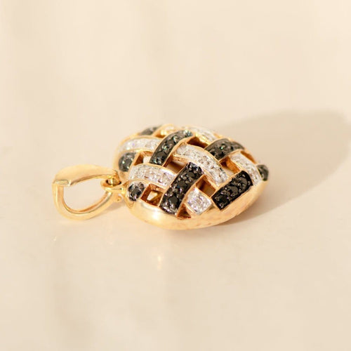 Pendentif Pendentif cœur en or jaune 14 carats et diamants blancs et noirs 58 Facettes
