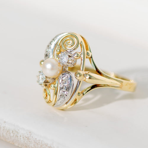 Bague 58 Bague Art nouveau en or jaune et blanc 585 avec perle et diamants 58 Facettes