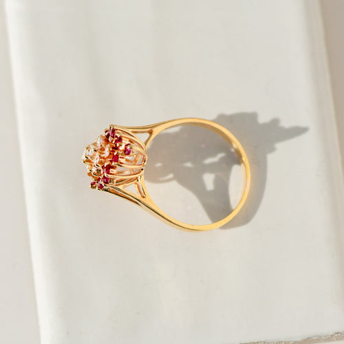 Bague 61.5 Bague cocktail vintage en or jaune 14 ct avec rubis et diamants 58 Facettes