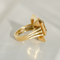 https://cdn.shopify.com/s/files/1/0442/6560/3235/files/vintage-ring-aus-14-karat-gelbgold-mit-grossem-citrin-architektonisches-designhoney-jewelry-7376138.png?v=1772565164
