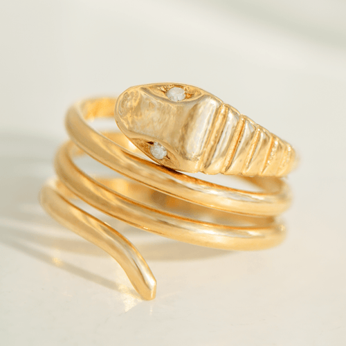 Bague 53 Bague serpent vintage en or jaune 18 carats et diamants 58 Facettes