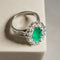 Bague 52.5 Bague en or blanc 14 carats avec émeraude et diamants 58 Facettes 2977